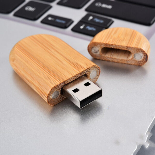 Wooden USB Drive Set – Made of Maple and Bamboo